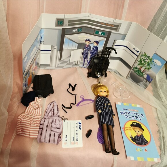 ANA Flight Attendant Licca Chan Doll Kawaii Y2K Vintage Retro Barbie Takara 1998 - Picture 1 of 16